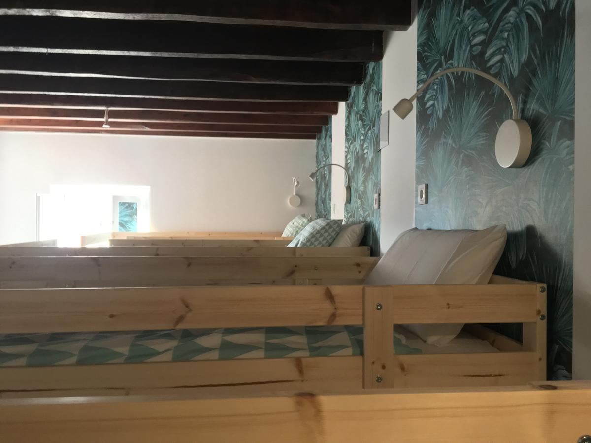 Cocos Surfhouse Hostel San Juan De La Arena ภายนอก รูปภาพ