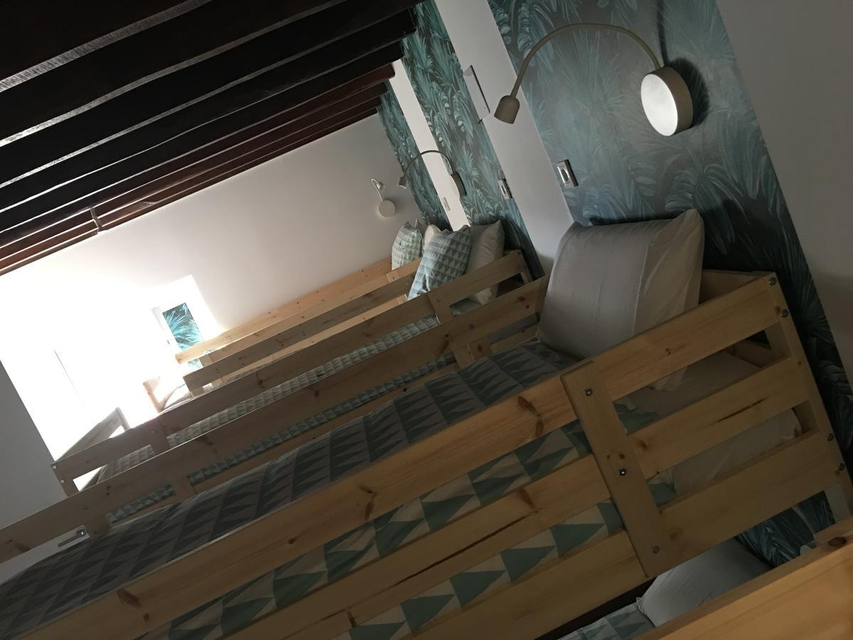 Cocos Surfhouse Hostel San Juan De La Arena ภายนอก รูปภาพ