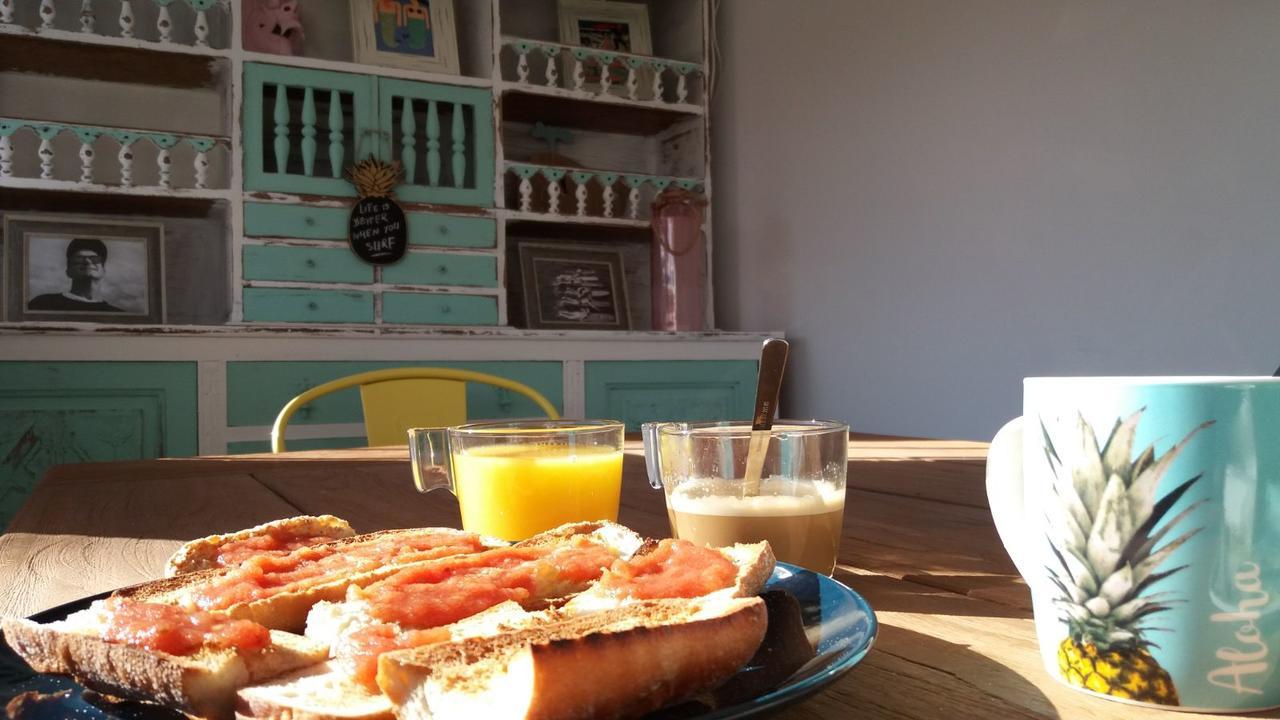 Cocos Surfhouse Hostel San Juan De La Arena ภายนอก รูปภาพ